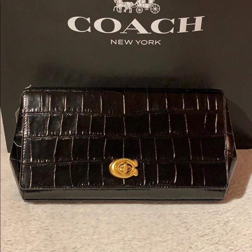 NWT COACH Alexa Turnlock Clutch